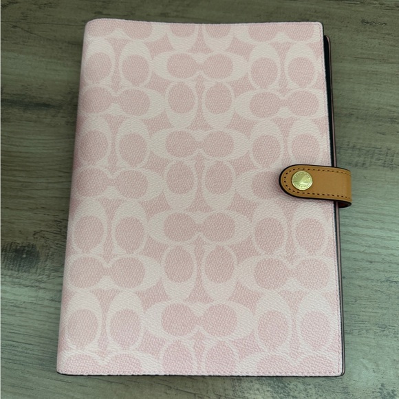 Coach Powder Pink Notebook In Signature Canvas - Picture 4 of 10